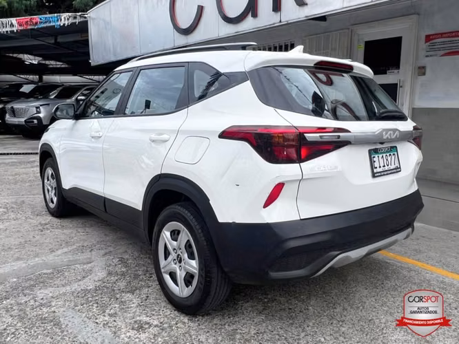 Kia Seltos 2024 Automática EI1877 - Imagen 6