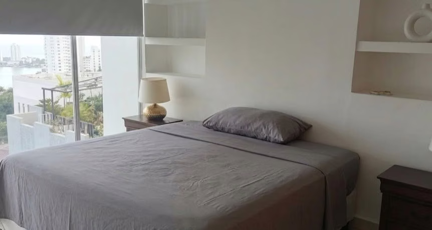 Apartamento en Bella vista Cerca de Avenida balboa Balcón Con Vista al mar - Imagen 8