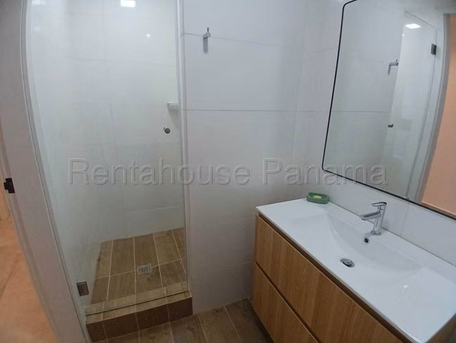 Venta Apartamento 2 Recamaras Amoblado y Remodelado | 96 m2 | PH Denovo, Obarrio - ALYC 26-4963