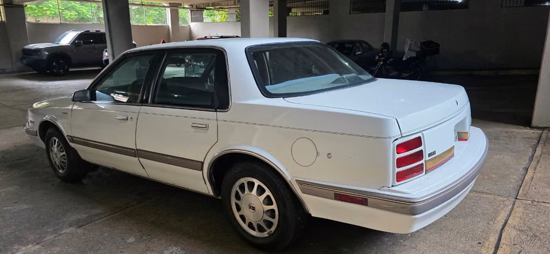 VENDO OLDSMOBILE CUTLASS EN BUENAS CONDICIONES
