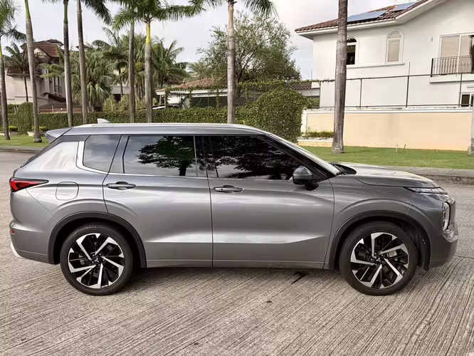 MITSUBISHI OUTLANDER P-LINE 4WD 2024 - Imagen 15