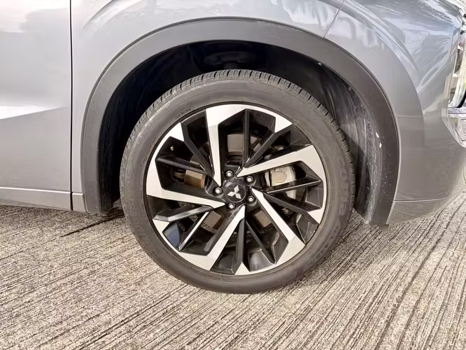 MITSUBISHI OUTLANDER P-LINE 4WD 2024 - Imagen 16