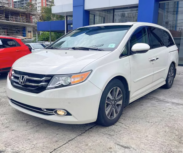 Honda Odyssey Touring Elite 2016 - Imagen 3