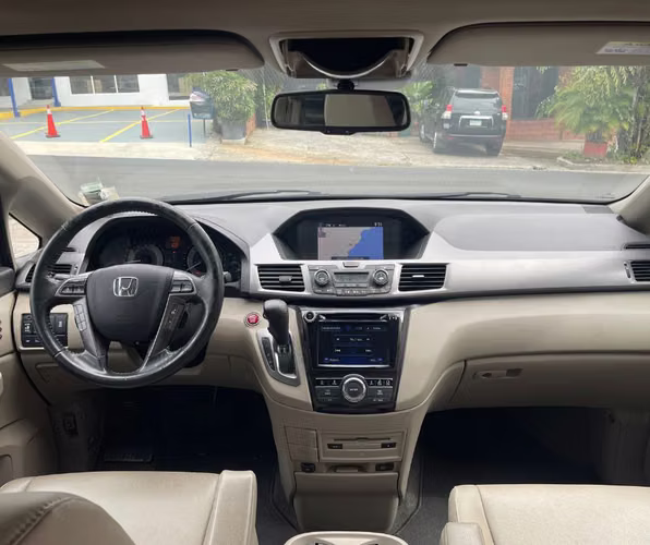 Honda Odyssey Touring Elite 2016 - Imagen 11