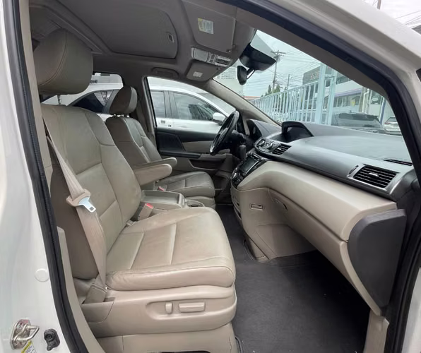 Honda Odyssey Touring Elite 2016 - Imagen 12