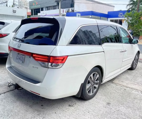Honda Odyssey Touring Elite 2016 - Imagen 6