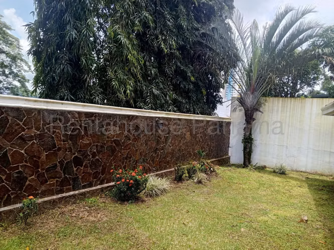 Casa en alquiler en La Alameda YM