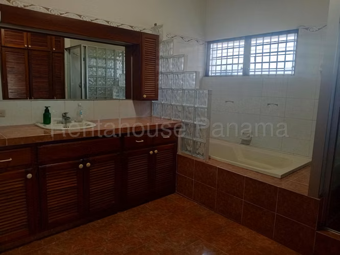 Casa en alquiler en La Alameda YM