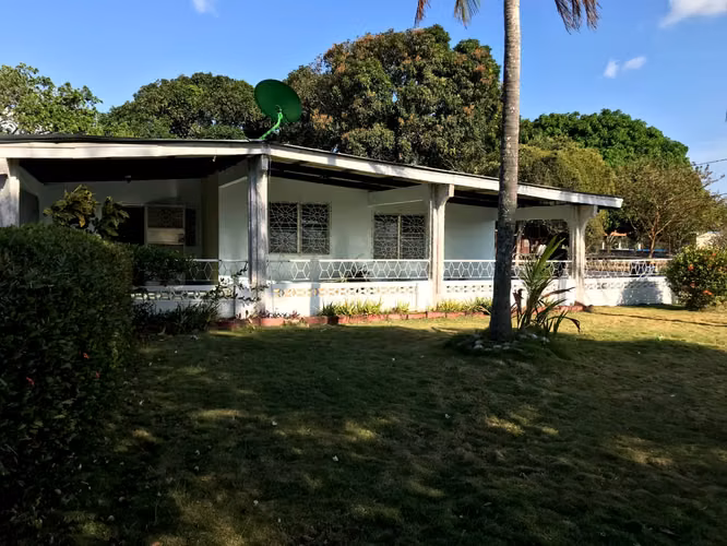 Se vende casa en Penonomé, frente al estadio y ciudad judicial