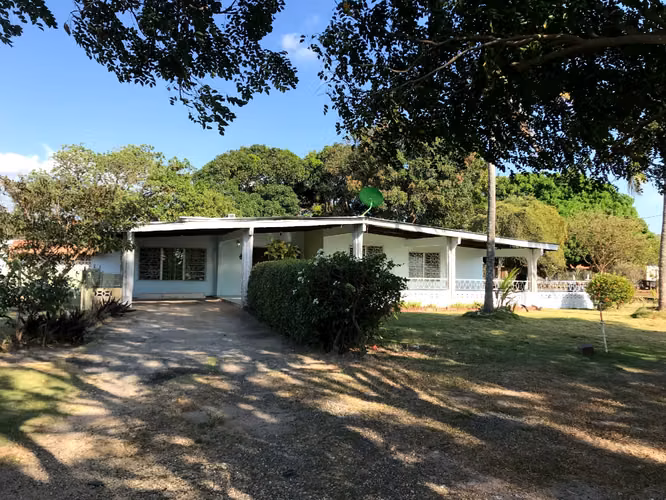 House is sold in Penonomé, in front of the stadium and judicial city