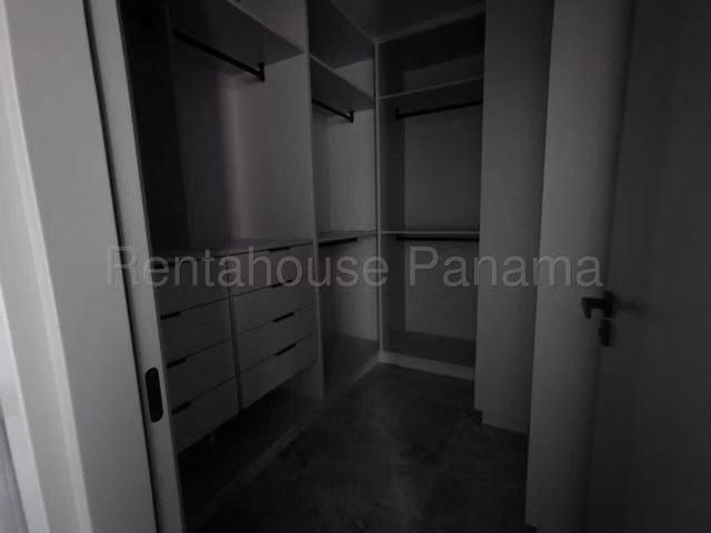 Apartamento en alquiler en PH Ivy 27LRL2287