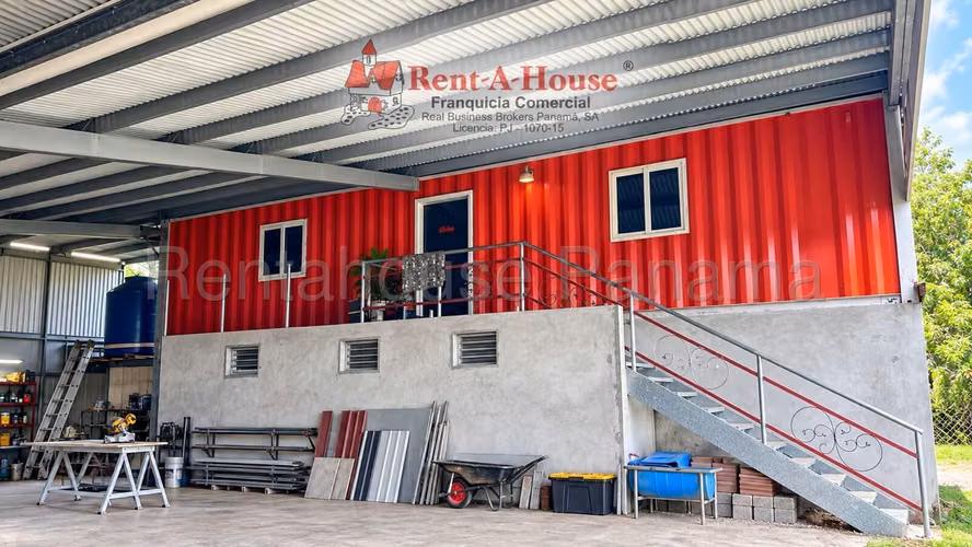SE VENDE LOCAL COMERCIAL EN EL LAGARTILLO MDV27-2282