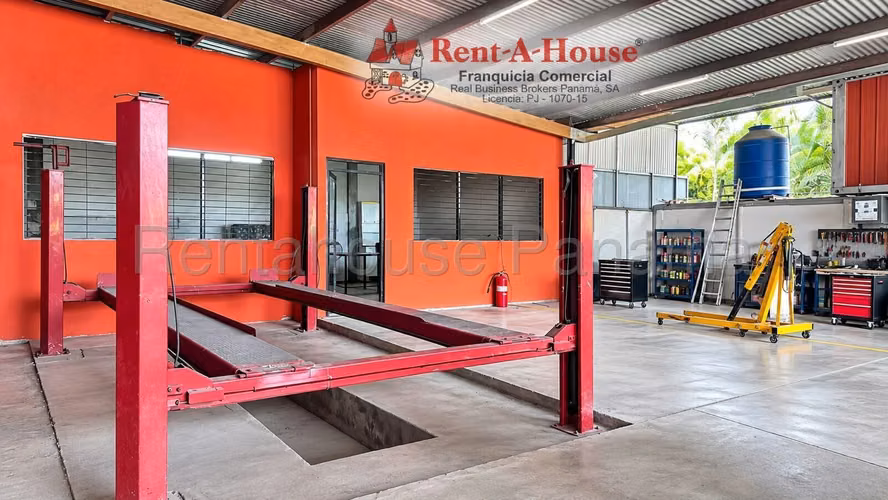 SE VENDE LOCAL COMERCIAL EN EL LAGARTILLO MDV27-2282