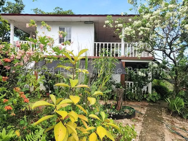 Vendo Finca con Casa duplex de montaña  con abundante biodiversidad, Mariato en Veraguas, 