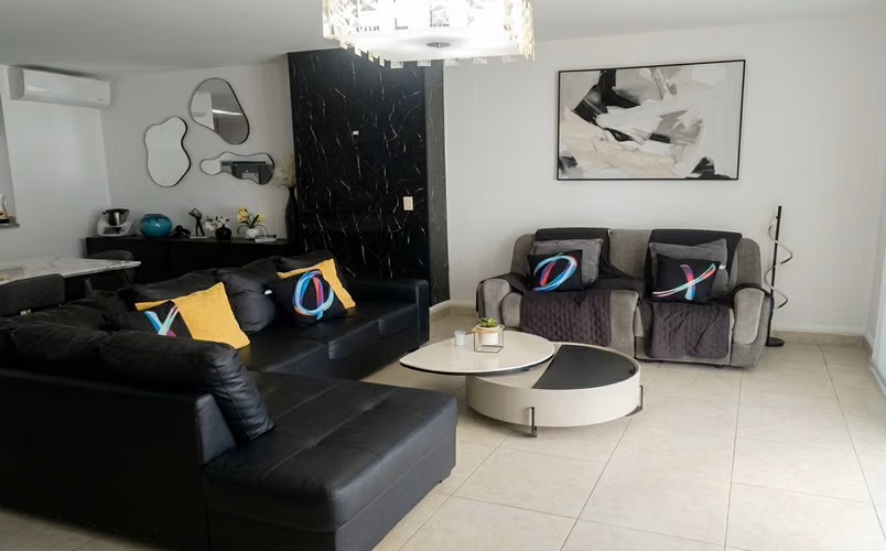 . Apartamento en Avenida Balboa | con balcón y vista al mar - Imagen 3