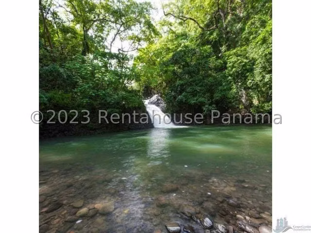 Venta lote de montaña en Altos del Maria, Sora, Panamá (a orilla de calle, plano )