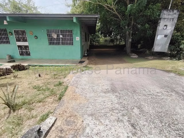Venta lote con casa centrico y esquina, La Chorrera, Panamá conveniente ubicación - Imagen 7