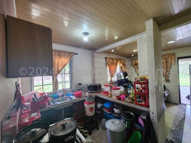 Vendo terreno campestre orilla decalle Escobal, Colón en las cercanias del Lago 