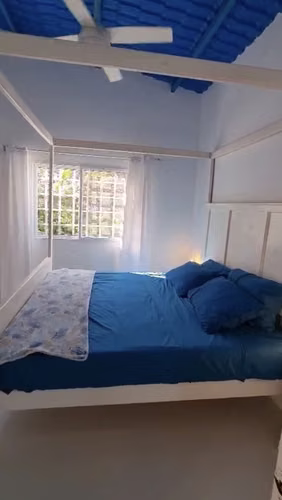 Se Vende Cabaña en Gorgona a 500 metros de la Playa