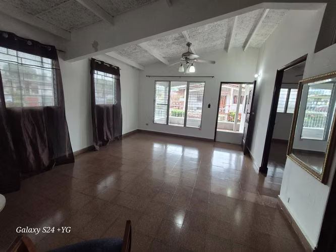 ALQUILER DE CASA EN CHANIS - Imagen 2