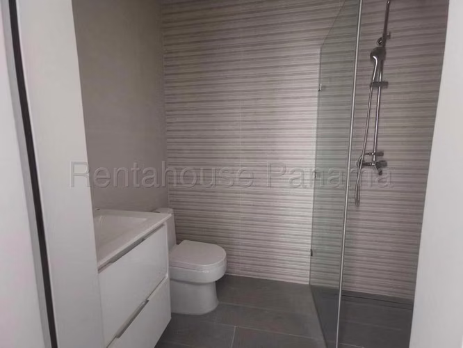 ALQUILO PENTHOUSE en Santa Maria Golf and Country Club. 251m2 - Imagen 8