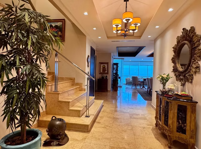  Se Vende Exclusivo Penthouse de Dos Pisos en PH Titanium – Costa del Este