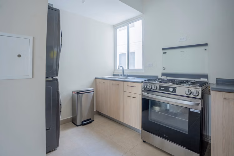 Se alquila Lindo Apartamento en Ph Torres de Versalles III - Imagen 7