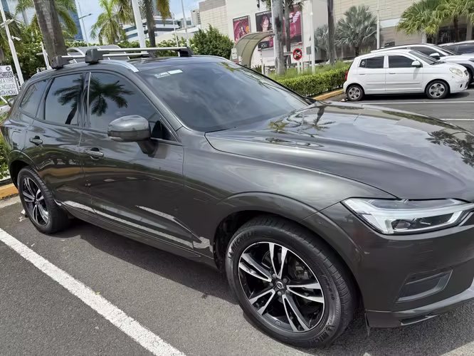 Volvo XC60 T5 2018 | 46,650 km | Agencia | Nunca Chocado