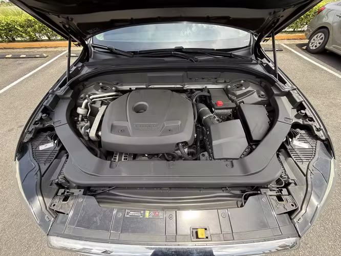 Volvo XC60 T5 2018 | 46,650 km | Agencia | Nunca Chocado
