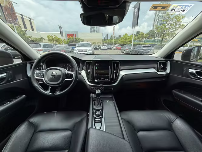 Volvo XC60 T5 2018 | 46,650 km | Agencia | Nunca Chocado