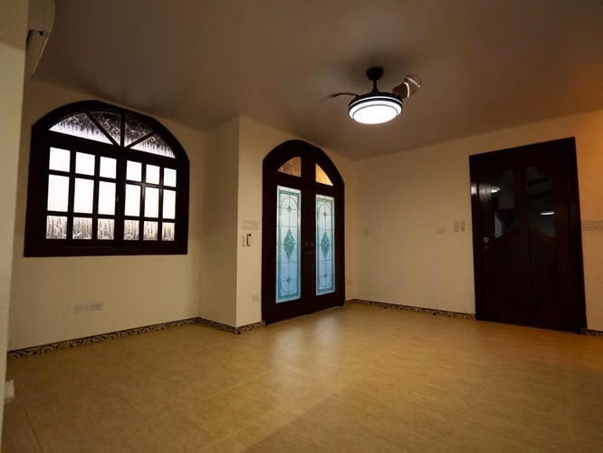 Casa en Las Acacias I con piscina y 20 estacionamientos