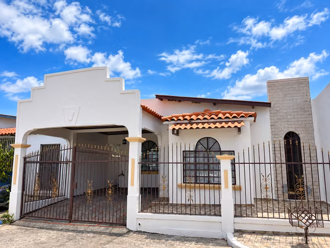 VENTA DE CASA EN SAN ANTONIO
