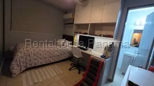 Apartamento remodelado en venta frente a Parque Omar, Porto Vita VIK-27-769