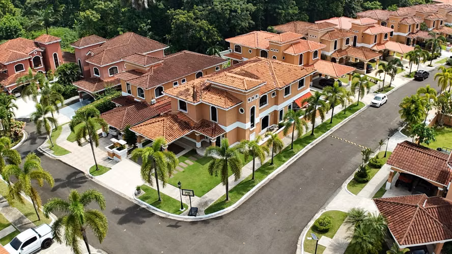 Venta de Casa en Clayton Village, Clayton - Imagen 2