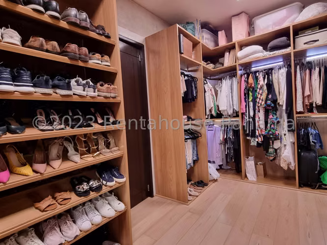 Venta de Apartamento en La Cresta Ph Torre Imperial Solo Cliente Directo MC