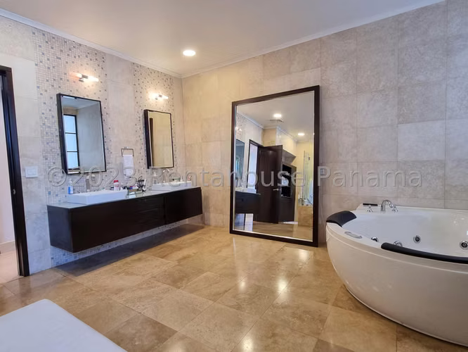 Venta de Apartamento en La Cresta Ph Torre Imperial Solo Cliente Directo MC