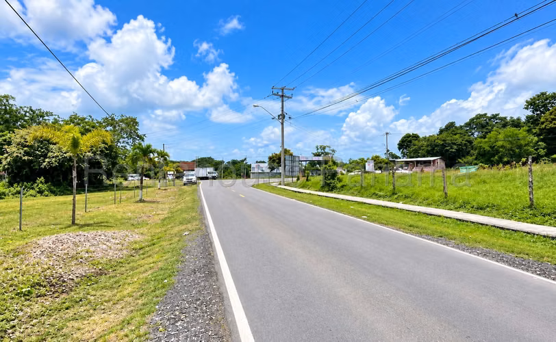 Venta de Terreno en Chame Cabecera Villas Campestres 7,656.43 Mts PD - Imagen 10
