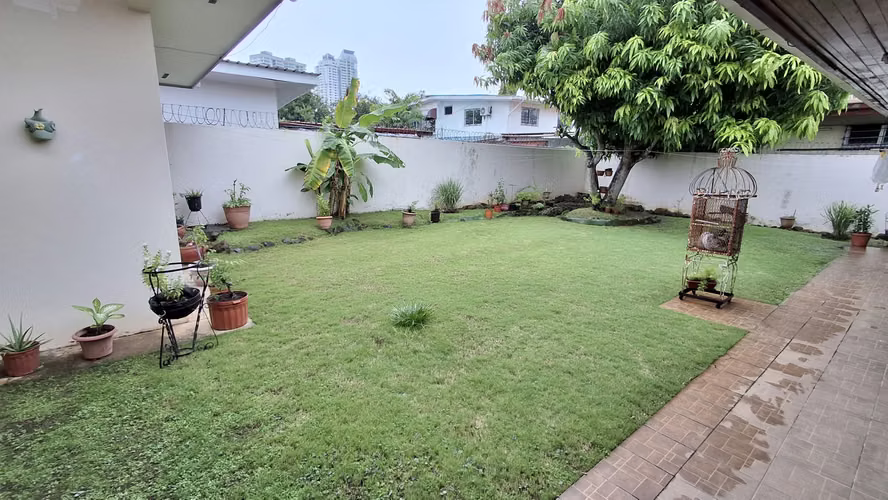 Villa Lilla, San Francisco. Casa 750mts 5r 4.5b 5est $885,000.00neg  - Imagen 8
