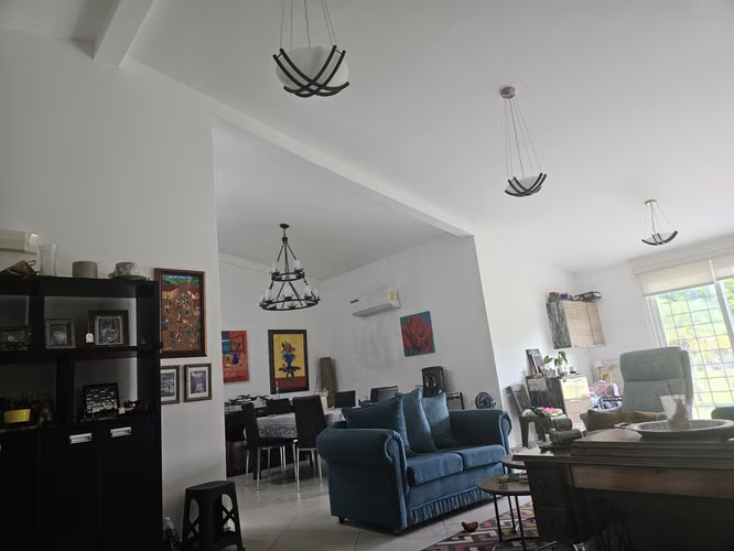 exclusiva villa con jardin