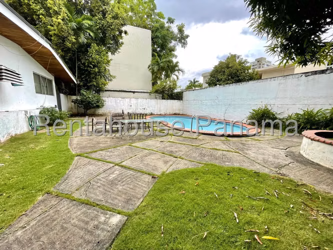 VENDO Casa en San Francisco Comercial o Residencial. 720m2