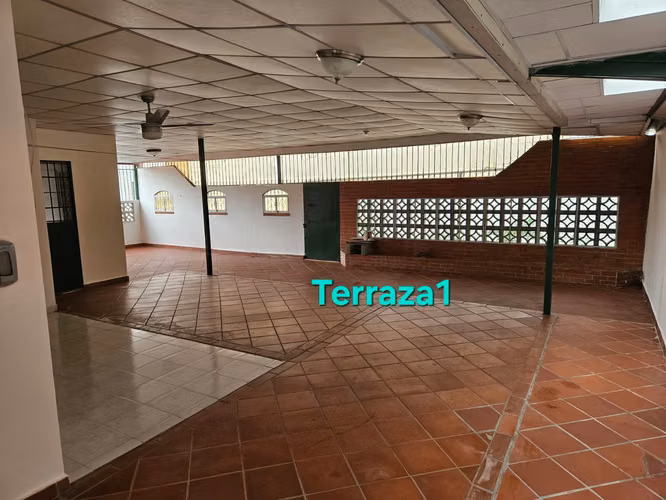 C2598 SE VENDE AMPLIA CASA EN VILLA LUCRE POR DEBAJO DEL AVALUO - Imagen 18