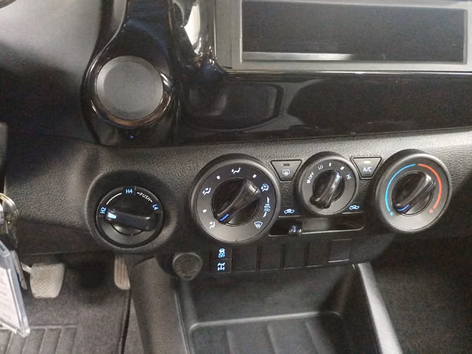TOYOTA HILUX - 2026 - PPHX - Automarket - Imagen 9