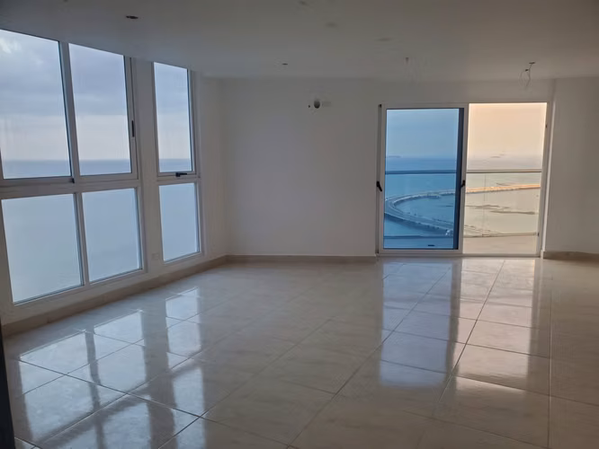 APARTAMENTO NUEVO FRENTE AL MAR