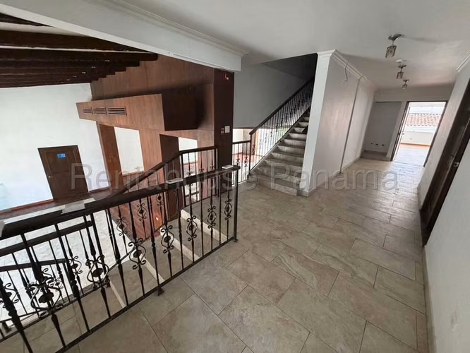Alquiler de Casa Comercial en El Cangrejo DPV
