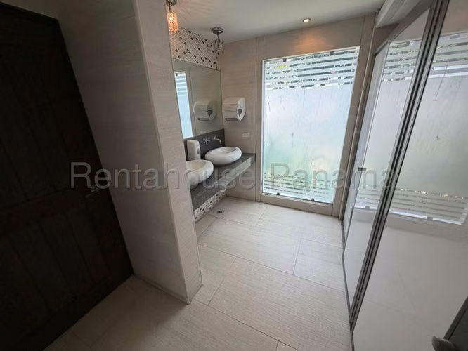 Alquiler de Casa Comercial en El Cangrejo DPV