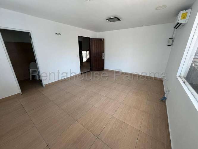Alquiler de casa comercial en El Cangrejo AK