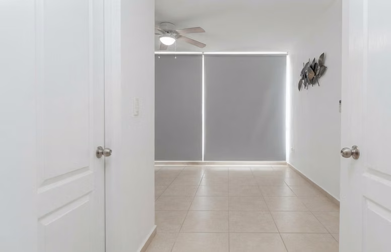 Apartamento en Bella Vista cerca de Avenida Balboa I con excelente distribucion y deposito