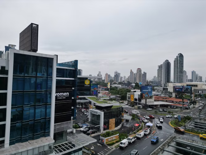 Alquiler de Local Comercial en Street Mall, 458 m² - Imagen 4