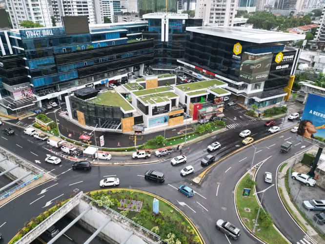 Alquiler de Local Comercial en Street Mall, 458 m² - Imagen 2