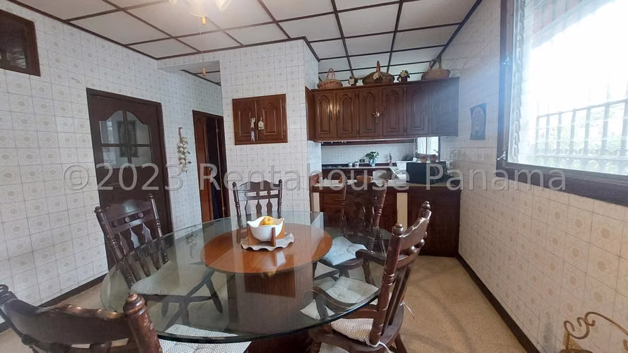 Venta de casa en Altos Del Golf, con piscina y terraza, 26LGG4005
